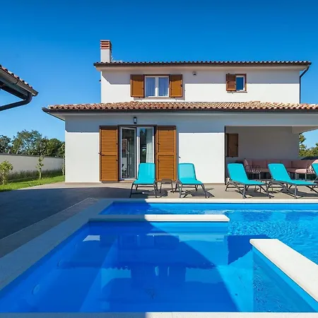 Holiday home Alba Bianca Sisan